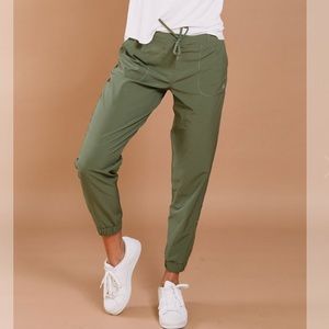 SOLD❗️❌❌     JetSetters - Green Joggers size Small